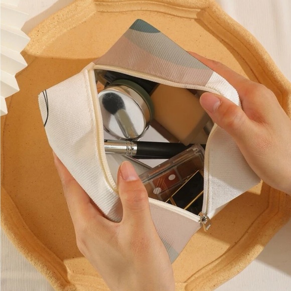 ⚠️Clearance🫧New 1pcs Leaf Pattern Square Makeup Bag - Picture 3 of 4